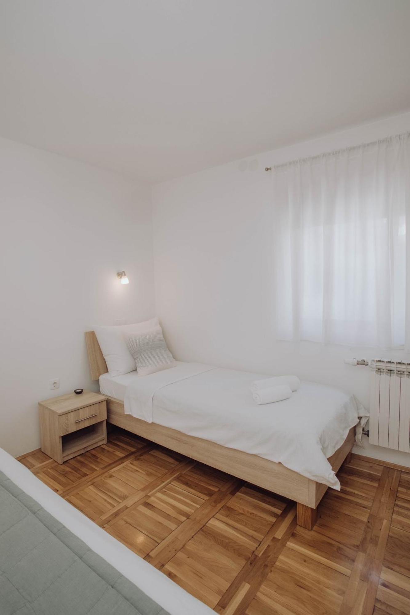 Apartments Peric - ジュパニャ エクステリア 写真